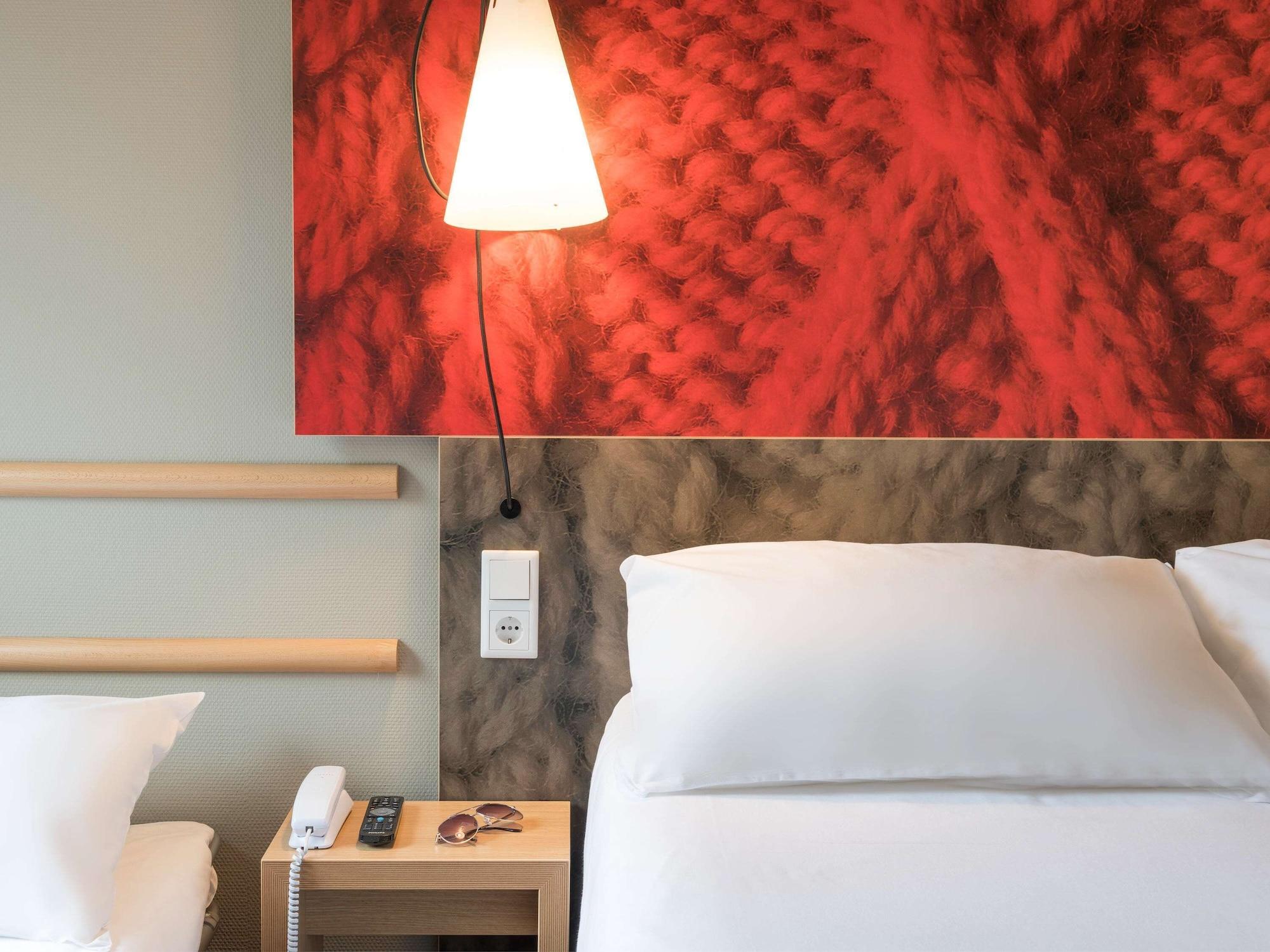 Ibis Tilburg Hotell Exteriör bild