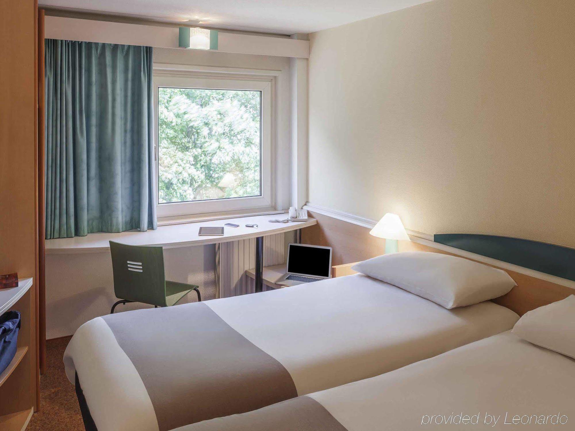 Ibis Tilburg Hotell Exteriör bild