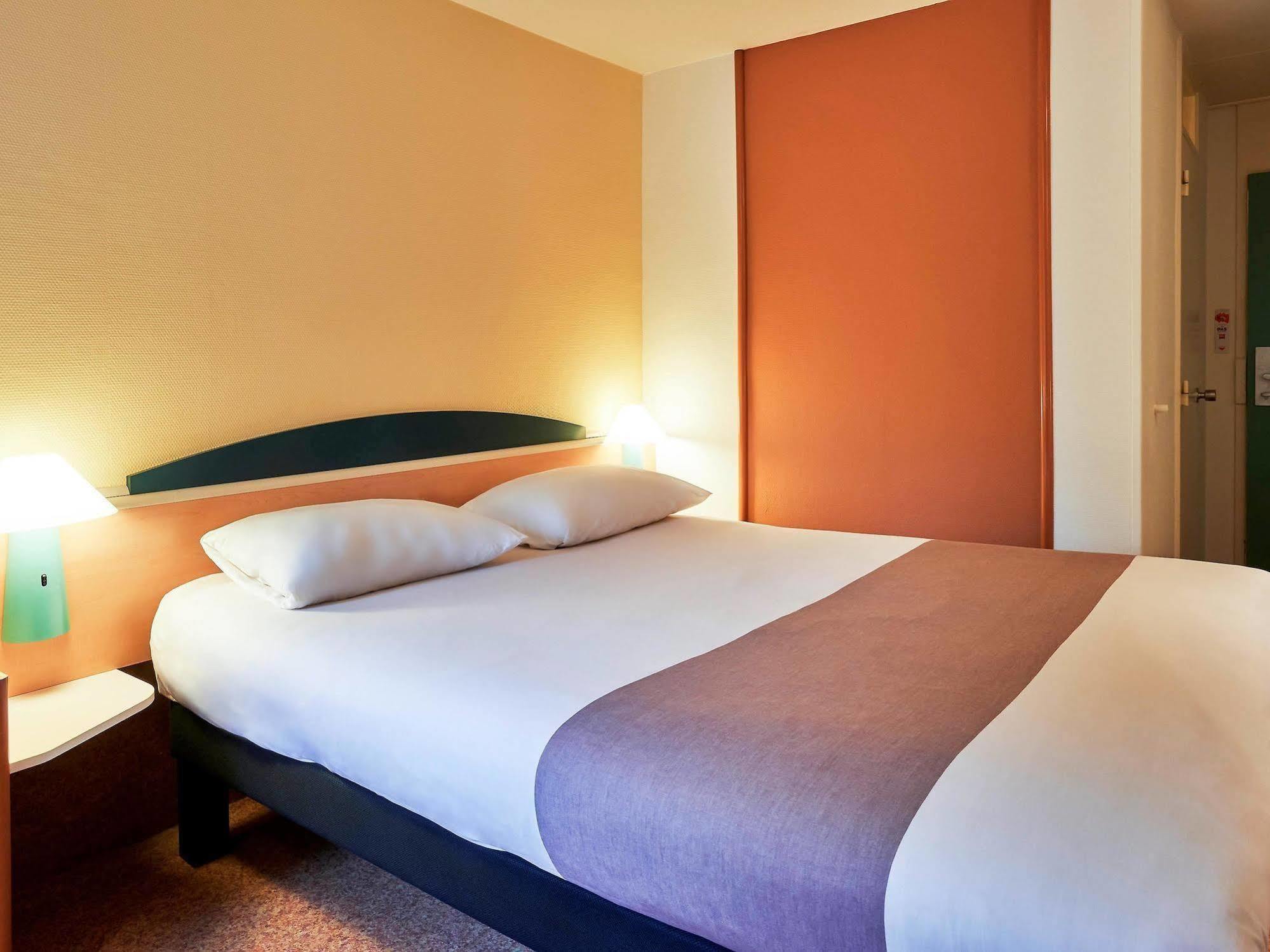 Ibis Tilburg Hotell Exteriör bild